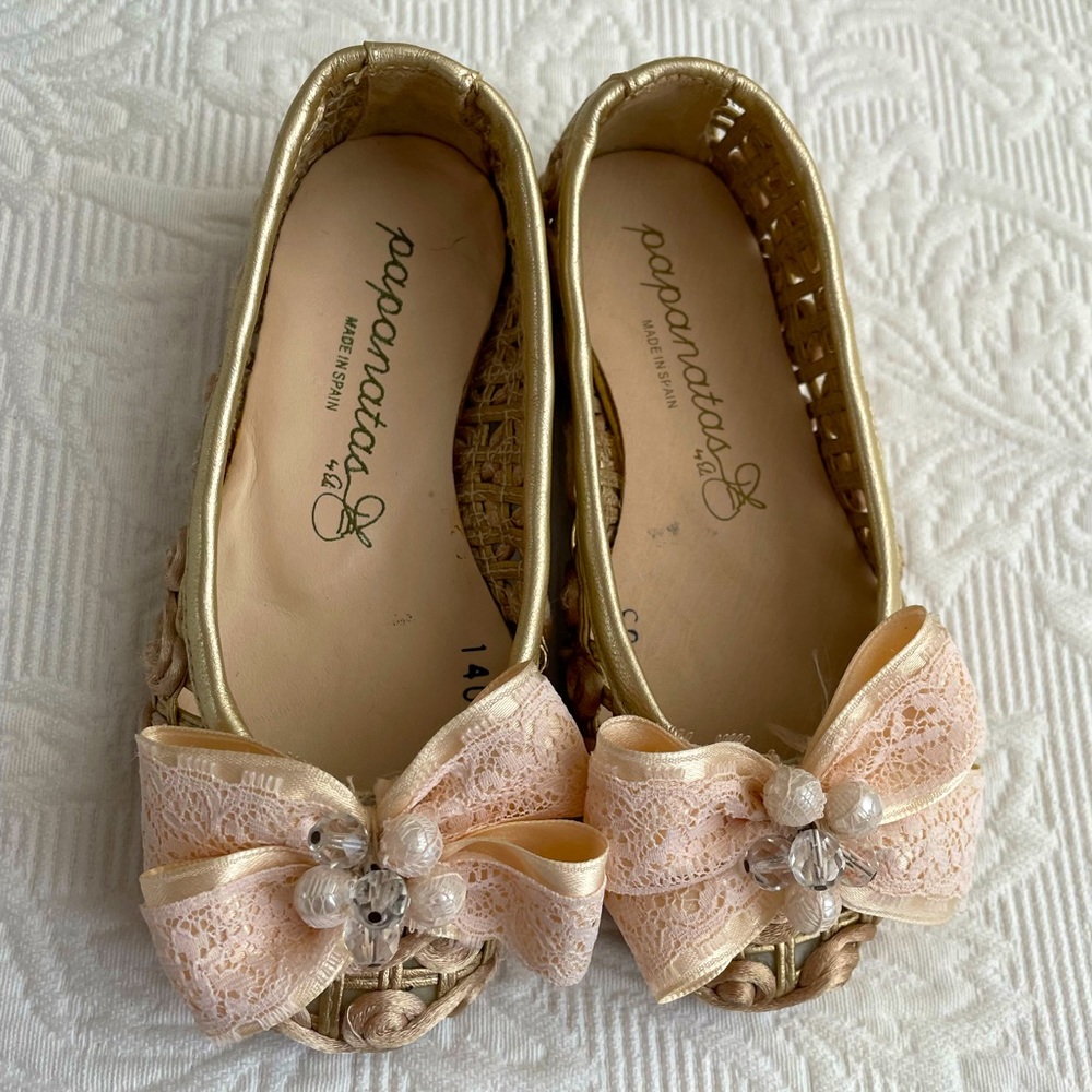 Papanatas Ballerina flats 🥿 bow front cutout sides nwt girls beige